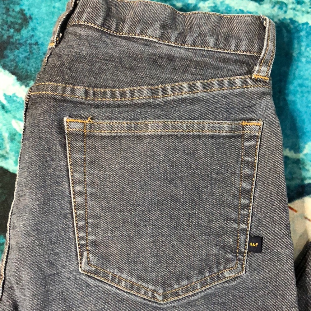 A&F High Rise Jeans - Picture 2 of 7